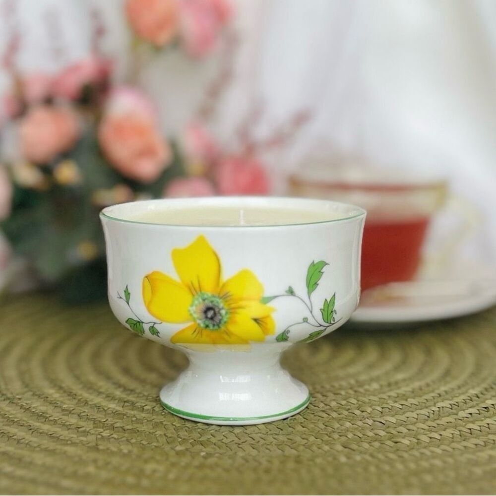Vintage Royal Victoria Yellow Flower Honeysuckle
Jasmine Hand Poured Soy Candle
